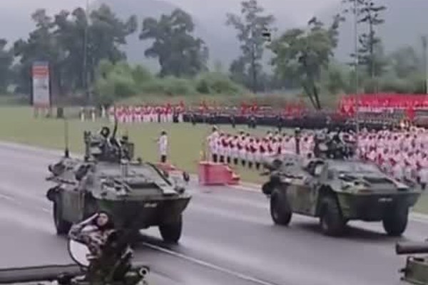 Các lực lượng vũ trang tổng hợp luyện diễu binh, diễu hành cho nhiệm vụ A80.