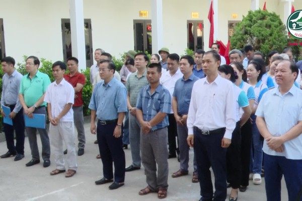 Xã Suối Hai ra quân tổng vệ sinh môi trường, xây dựng quê hương Sáng xanh sạch đẹp chào mừng Đại hội Đảng bộ xã lần thứ I, nhiệm kỳ 2025 -2030