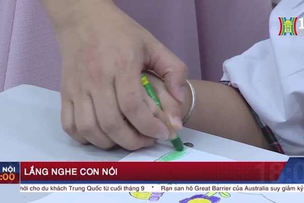 Ngày đầu làm quen với trường lớp của HS lớp 1 trường Tiểu học Vĩnh Tuy
