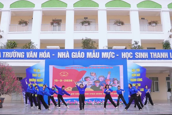 Thanh niên xã Nam Phù sôi nổi trong “Vũ điệu bầu cử”