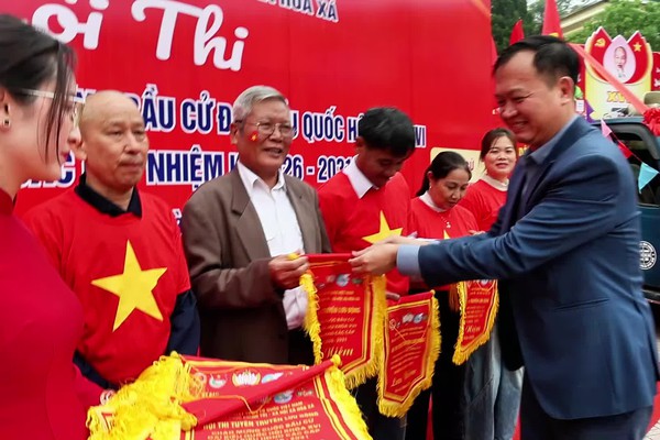 TƯNG BỪNG NGÀY HỘI TUYÊN TRUYỀN BẦU CỬ LƯU ĐỘNG XÃ HÒA XÁ