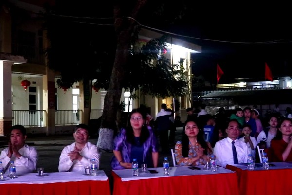 Tin truyền hình: xã Hòa Phú tổ chức chào mừng thành công cuộc bầu cử đại biểu Quốc hội khóa XVI và đại biểu HĐND các cấp nhiệm kỳ 2026-2031