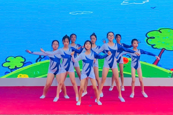 Trường Tiểu học Trần Phú tưng bừng khai mạc Hội khỏe Phù Đổng năm học 2025-2026