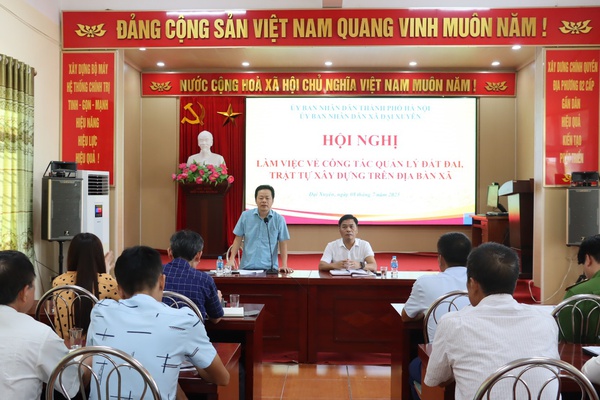 Một số hình ảnh tại hội nghị làm việc về công tác quản lý đất đai, trật tự xây dựng trên địa bàn xã