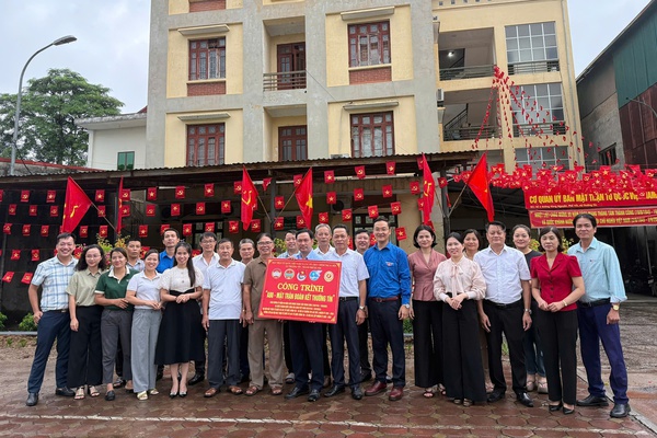 GẮN BIỂN, KHÁNH THÀNH CÔNG TRÌNH “A80 - MẶT TRẬN ĐOÀN KẾT THƯỜNG TÍN”