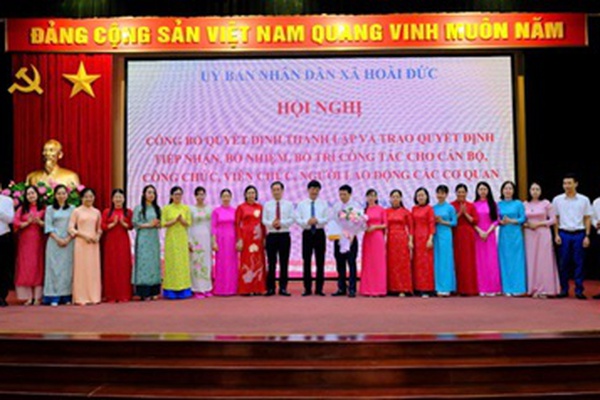 Ngành Nội vụ, Tư pháp, Tài chính, Văn hóa và Thể thao, Văn phòng HĐND và UBND, Giao thông vận tải Hoài Đức phát huy truyền thống 80 năm dựng xây và phát triển 