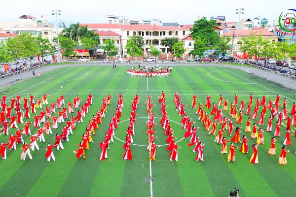 Rực rỡ sắc màu văn nghệ – Lan tỏa tinh thần đoàn kết trong Ngày hội non sông.