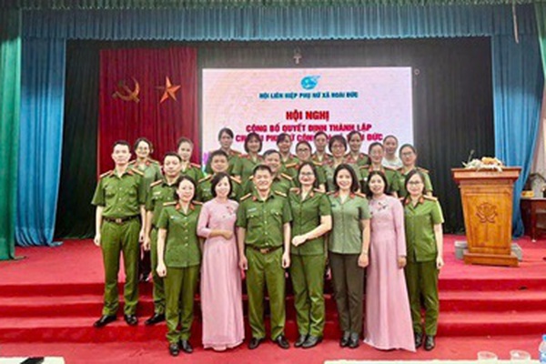 Hội LHPN xã công bố Quyết định thành lập Chi hội phụ nữ công an xã Hoài Đức