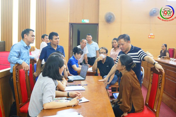QUỐC OAI: ĐẨY NHANH TIẾN ĐỘ CHI TRẢ QUÀ TẾT ĐỘC LẬP CHO NHÂN DÂN