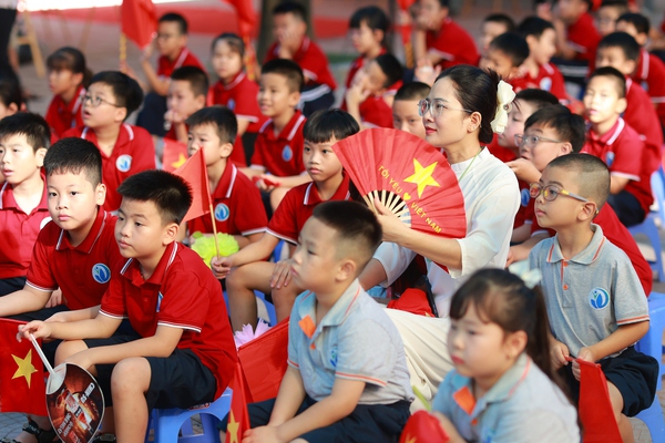 Rộn ràng không khí khai giảng năm học mới tại phường Ngọc Hà