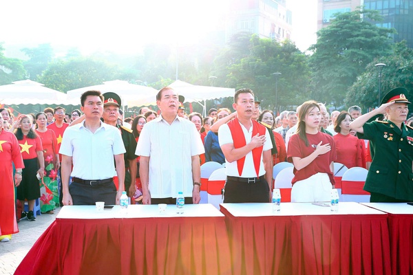 Lễ chào cờ, tiếp sóng trực tiếp Lễ Kỷ niệm, diễu binh, diễu hành Kỷ niệm 80 năm Quốc khánh 02/9 tại Bán đảo Hồ Đống Đa, Phường Ô Chợ Dừa