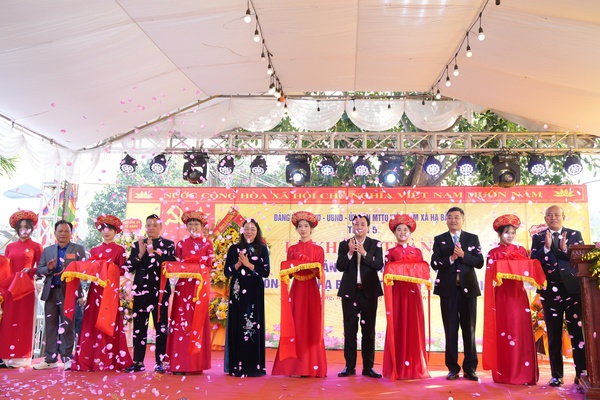 Thôn 5- xã Hạ Bằng trọng thể tổ chức Lễ khánh thành Quán Bản Thổ