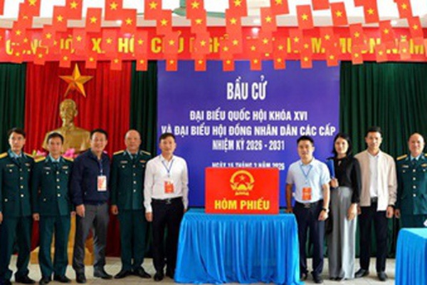 Đồng chí Kiều Duy Tập – UV BTV, Chủ nhiệm Ủy ban Kiểm tra Đảng ủy xã kiểm tra, giám sát công tác bầu cử