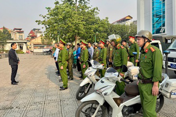 Hoài Đức tổ chức ra quân giải tỏa vi phạm lấn, chiếm lòng đường, vỉa hè, hành lang an toàn giao thông phục vụ cuộc Bầu cử Đại biểu Quốc hội khóa XVI và đại biểu Hội đồng nhân dân các cấp nhiệm kỳ 2026-2031.