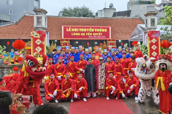 Lễ hội truyền thống làng Hạ Yên Quyết: Rộn ràng trước giờ Rước Thánh Phụng nghênh