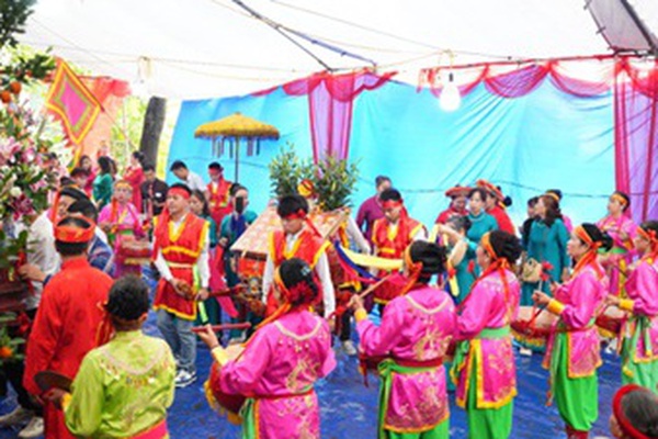 Lãnh đạo xã Hoài Đức dâng lễ tại các lễ hội truyền thống của quê hương