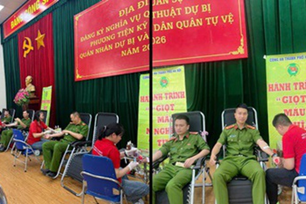 Những giọt máu nghĩa tình của tuổi trẻ Công an xã Hoài Đức vì cuộc sống cộng đồng