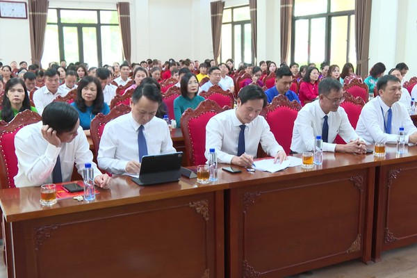 ĐẢNG BỘ XÃ PHÚC THỊNH TỔ CHỨC LỄ KỶ NIỆM 136 NĂM NGÀY SINH CHỦ TỊCH HỒ CHÍ MINH VÀ SƠ KẾT 5 NĂM THỰC HIỆN KẾT LUẬN 01-KL/TW