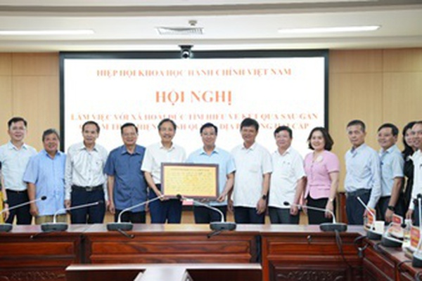 Hoài Đức làm việc với Đoàn khảo sát Hiệp hội Khoa học Hành chính Việt Nam