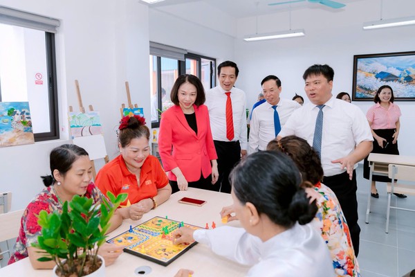 KHAI TRƯƠNG CƠ SỞ CHĂM SÓC SỨC KHỎE NGƯỜI CAO TUỔI PHƯỜNG LONG BIÊN – TRAO GỬI YÊU THƯƠNG, LAN TỎA GIÁ TRỊ NHÂN VĂN