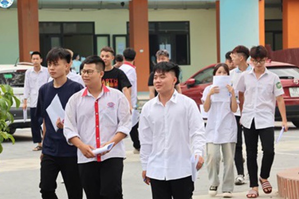 Kỳ thi Tốt nghiệp THPT Quốc gia năm 2026 trên địa bàn xã Hoài Đức diễn ra nghiêm túc, an toàn