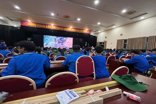 Tuổi trẻ Hoài Đức xuất quân tham gia Trại huấn luyện kỹ năng nghiệp vụ cán bộ Đoàn khối THPT năm 2026
