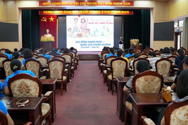 Lan tỏa giá trị gia đình qua tọa đàm “Gia đình hạnh phúc - Quốc gia thịnh vượng”