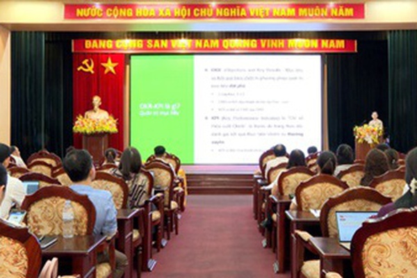 UBND xã Hoài Đức tổ chức hội nghị đào tạo, hướng dẫn sử dụng hệ thống quản trị thực thi nhiệm vụ và đánh giá cán bộ gắn với đo lường hiệu suất công việc (OKR/KPI) trên HanoiWork