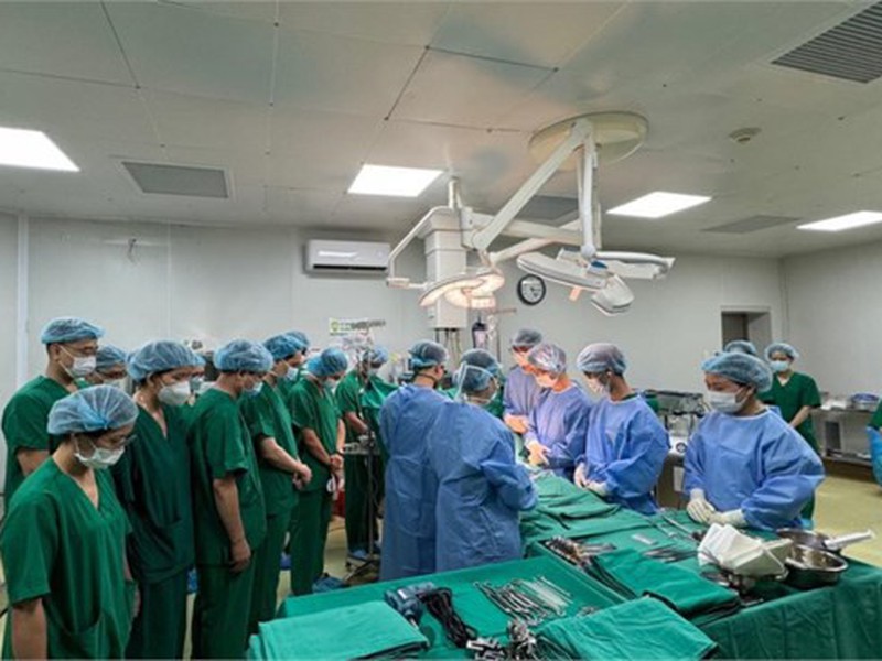 Bệnh viện Xanh Pôn lấy và ghép tạng từ người cho chết não