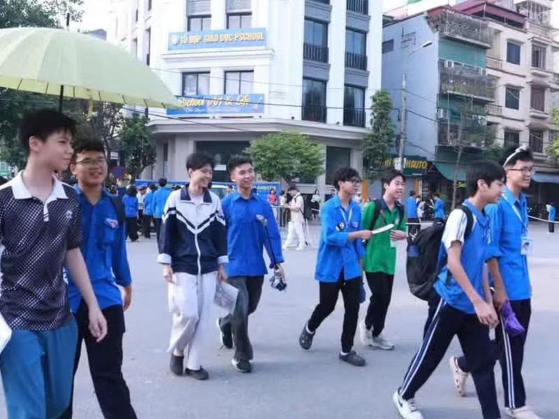Ngày 1/6 hơn 16 nghìn sĩ tử Hà Nội bước vào cuộc đua tranh suất lớp 10 chuyên
