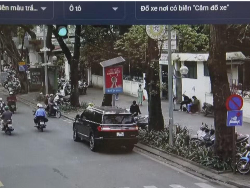 Hơn 6.500 tài xế bị xử lý vì dừng, đỗ xe sai quy định trên đường phố Hà Nội