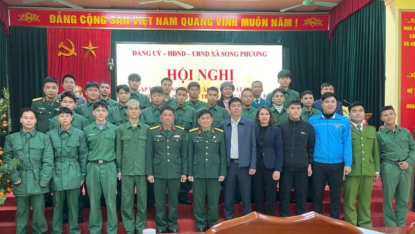 ĐẢNG UỶ-HĐND-UBND-UB MTTQ XÃ SONG PHƯƠNG GẶP MẶT ĐỘNG VIÊN CÁC QUÂN NHÂN XUẤT NGŨ VÀ GIAO NHIỆM VỤ CHO CÁC QUÂN NHÂN NHẬP NGŨ NĂM 2025.