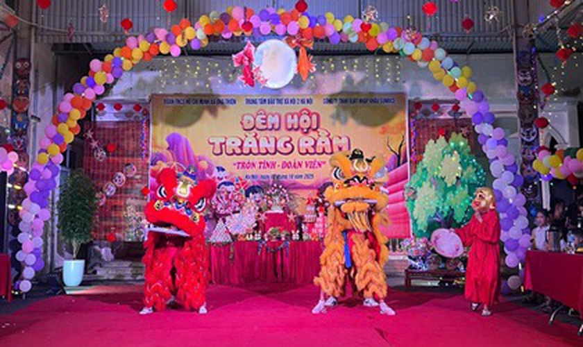 “Đêm hội trăng rằm” ấm áp tại Trung tâm Bảo trợ xã hội 2 Hà Nội