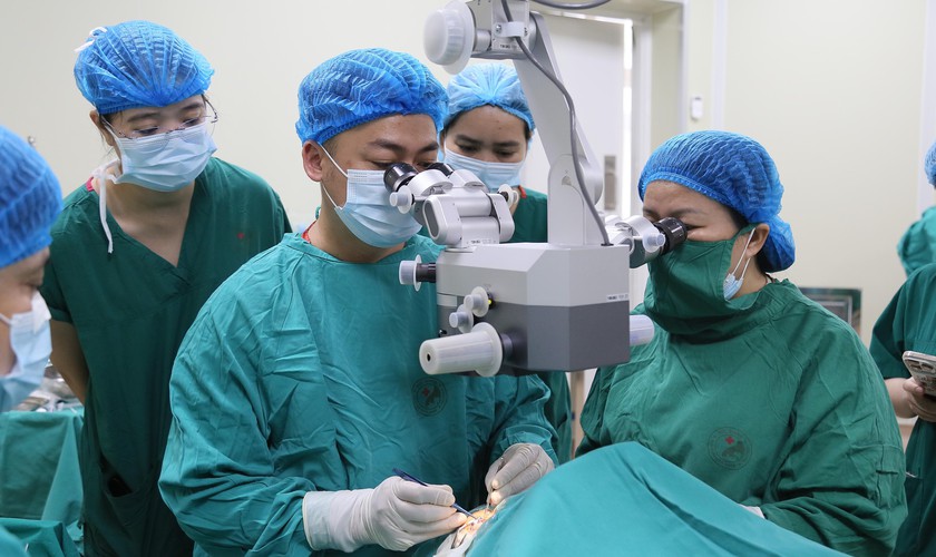 Bệnh viện đa khoa Đức Giang: Lần đầu triển khai kỹ thuật ghép giác mạc xuyên, tiến tới làm chủ ghép đa tạng