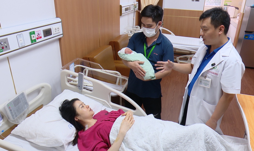 Kỳ tích tại Bệnh viện Phụ sản Hà Nội: Hai trẻ song sinh chào đời cách nhau 13 tuần