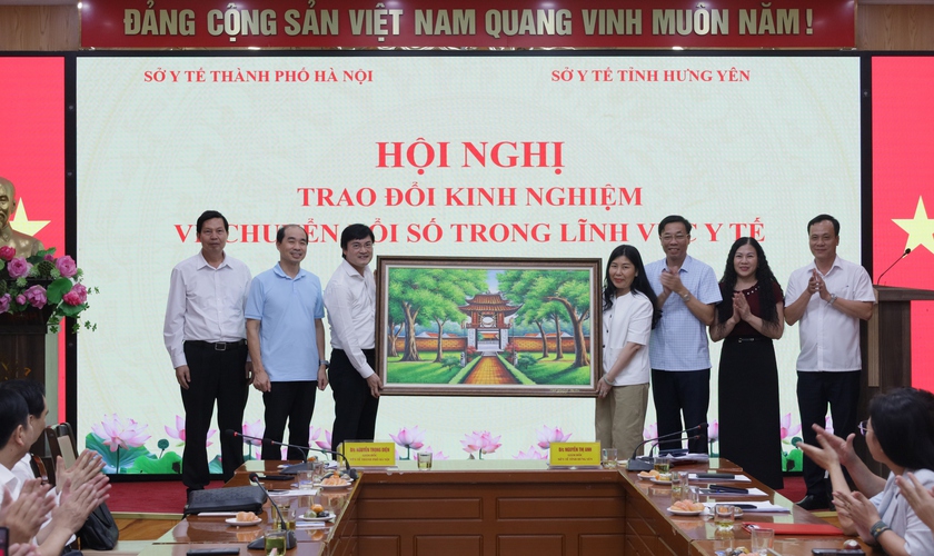 Sở Y tế Hà Nội làm việc với đoàn công tác Sở Y tế tỉnh Hưng Yên về chuyển đổi số y tế