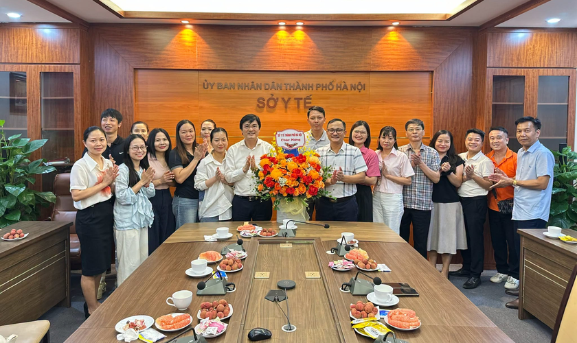 Giám đốc Sở Y tế gặp mặt, chúc mừng Khoa Truyền thông Giáo dục sức khỏe nhân Ngày Báo chí Cách mạng Việt Nam