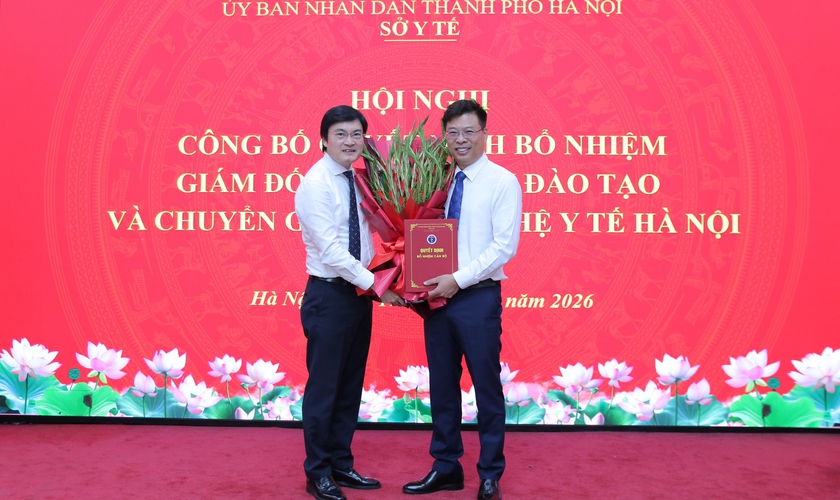 Hội nghị công bố quyết định Giám đốc Trung tâm Đào tạo và Chuyển giao công nghệ Y tế Hà Nội