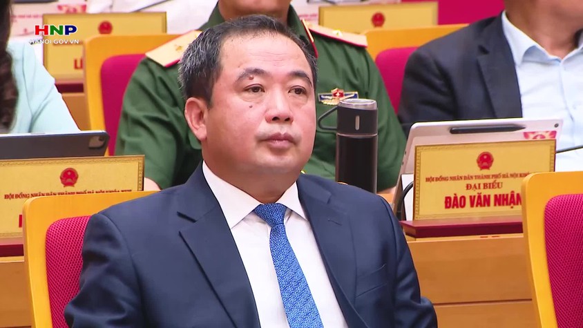 Thông qua nghị quyết xây dựng, ban hành văn bản để thi hành Luật Thủ đô