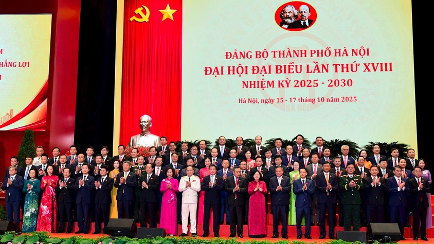 ĐOÀN ĐẠI BIỂU ĐẢNG BỘ XÃ THANH OAI VINH DỰ THAM DỰ ĐẠI HỘI ĐẠI BIỂU ĐẢNG BỘ THÀNH PHỐ HÀ NỘI LẦN THỨ XVIII, NHIỆM KỲ 2025–2030