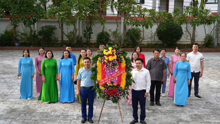 CÔNG ĐOÀN XÃ THANH OAI DÂNG HƯƠNG TƯỞNG NIỆM CÁC ANH HÙNG LIỆT SĨ TRƯỚC THỀM ĐẠI HỘI CÔNG ĐOÀN LẦN THỨ I, NHIỆM KỲ 2025–2030