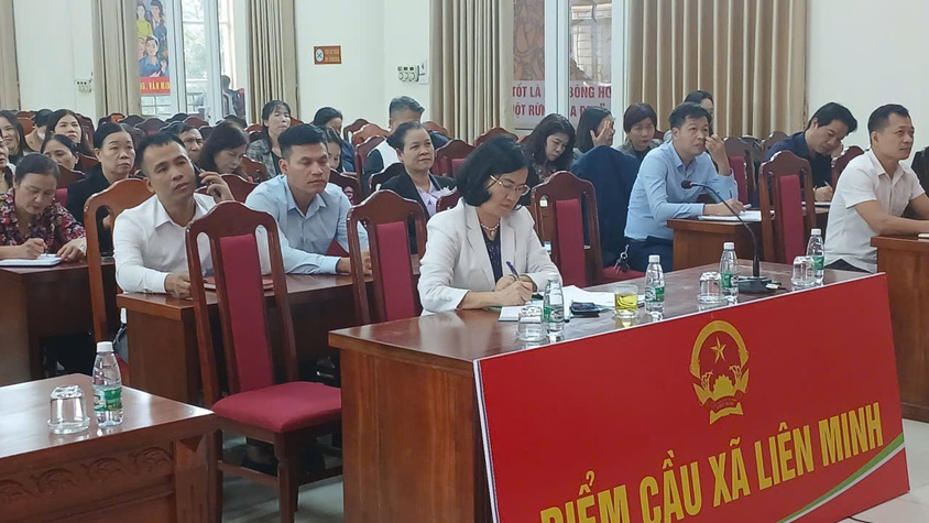 Ban thường vụ Đảng ủy xã Liên Minh tiếp sóng Hội nghị trực tuyến tập huấn 04 thủ tục hành chính