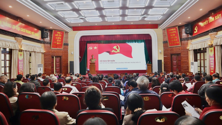 Hội nghị tập huấn thực hiện thủ tục hành chính của Đảng trên môi trường điện tử

