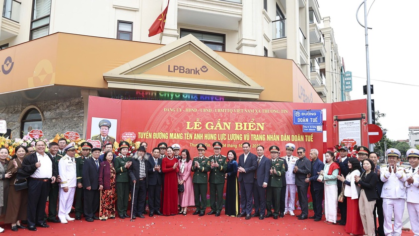 Xã Thường Tín tổ chức Lễ gắn biển tuyến đường mang tên danh nhân Lê Công Hành và Anh hùng lực lượng vũ trang nhân dân Doãn Tuế.