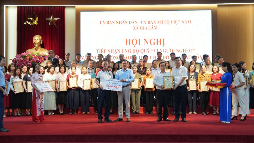 Xã Gia Lâm tổ chức hội nghị tiếp nhận ủng hộ quỹ “vì người nghèo” và đồng bào bị thiệt hại do mưa bão