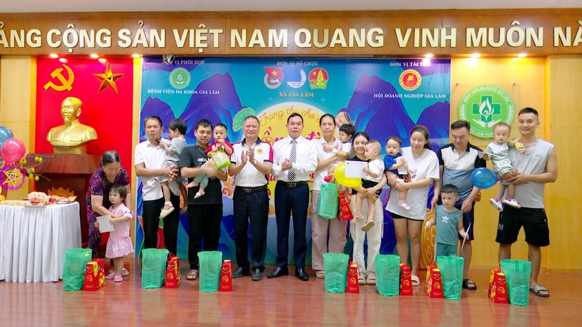 Chương trình “Trung thu cho em – Lồng đèn thắp sáng ước mơ” tại Bệnh viện Đa khoa Gia Lâm