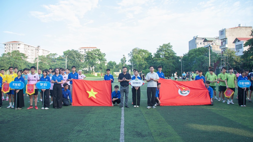 Khai mạc giải bóng đá truyền thống 15/10 – Gia Lâm Agribank cup 2025