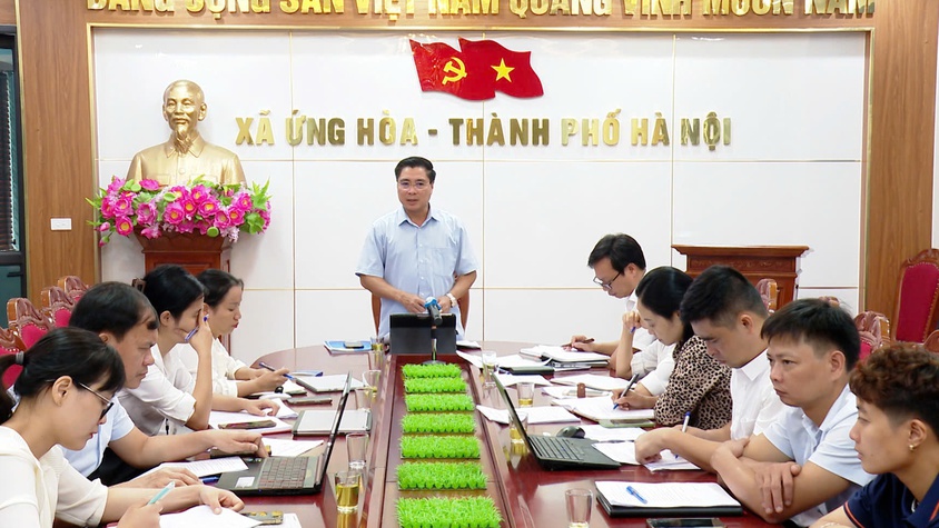 UBND XÃ ỨNG HOÀ TỔ CHỨC HỘI NGHỊ BÁO CÁO KẾT QUẢ THỰC HIỆN NHIỆM VỤ CẢI CÁCH HÀNH CHÍNH VÀ CHUYỂN ĐỔI SỐ THÁNG 9 NĂM 2025.
