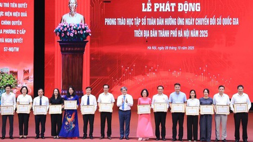 XÃ ỨNG HÒA ĐƯỢC BIỂU DƯƠNG, KHEN THƯỞNG TRONG PHONG TRÀO “HỌC TẬP SỐ TOÀN DÂN” CỦA THÀNH PHỐ HÀ NỘI.