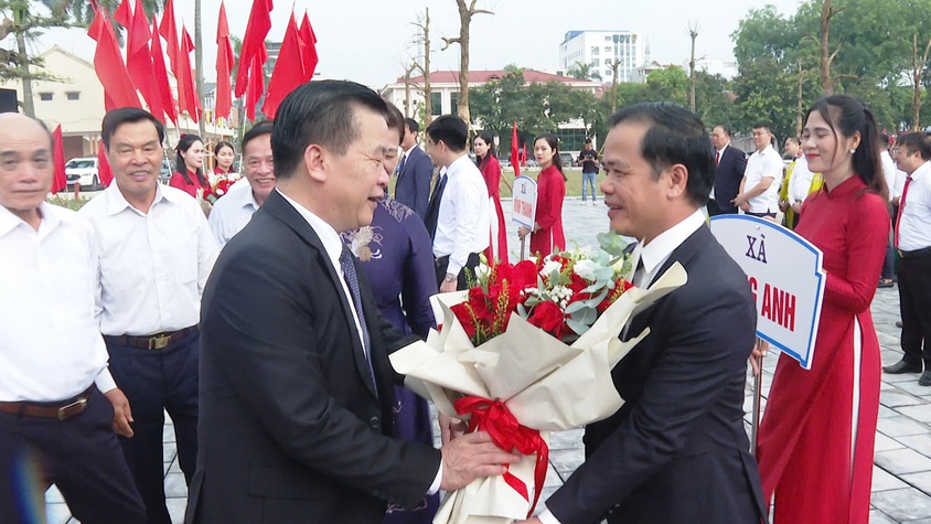 Lễ xuất quân về 5 xã mới đối với cán bộ, công chức, viên chức, người lao động cơ quan Huyện ủy, HĐND, UBND Huyện.